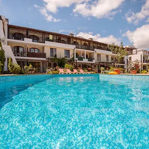 apartments-in-sozopol-paradise-bay.sozopol-hotels.com/